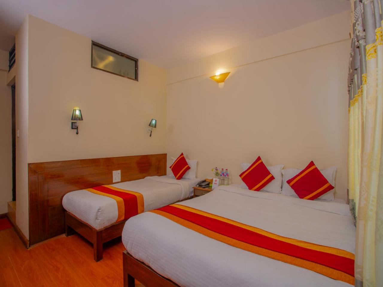 Hotel Garuda Inn Pokhara Exterior foto