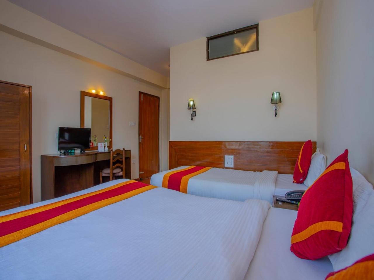 Hotel Garuda Inn Pokhara Exterior foto